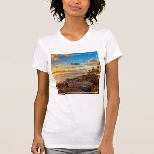 Camiseta Puesta del sol del océano sobre las rocas y la