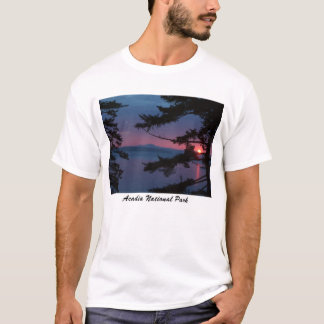 Camiseta Puesta del sol sobre la isla desierta del Mt.