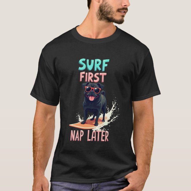 Camiseta Pug genial surfando perro (Anverso)