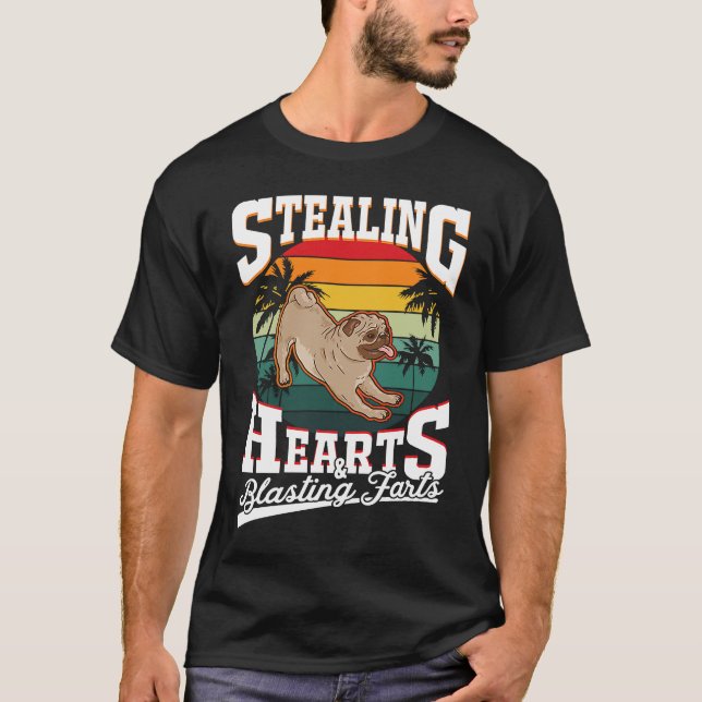 Camiseta Pug Stealing hearts & blasting farts Valentine's D (Anverso)
