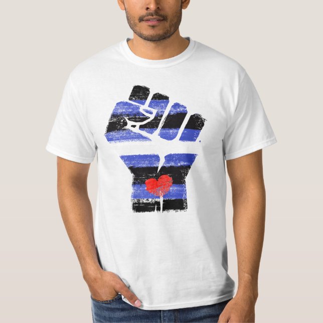 CAMISETA PUÑO DE CUERO RESISTE (Anverso)