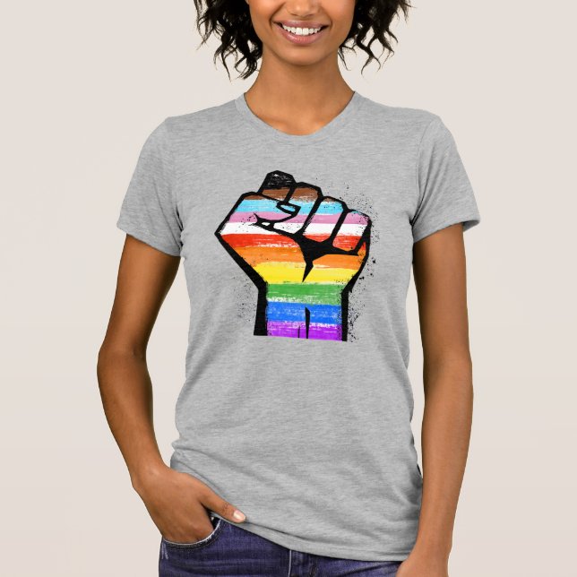 CAMISETA PUÑO DE ORGULLO DE PROGRESO LGBTQ (Anverso)