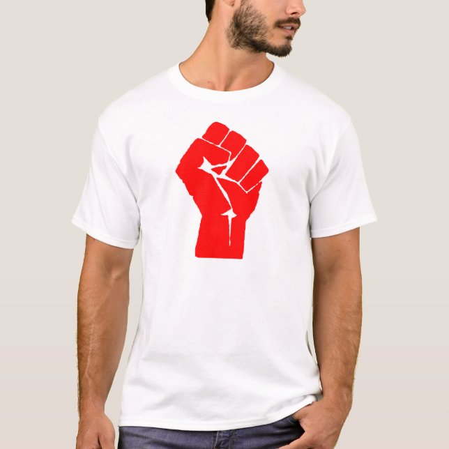 Camiseta puño rojo (Anverso)