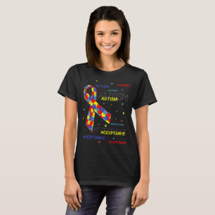 Camiseta Puntos de la cinta de aceptación del autismo oscur