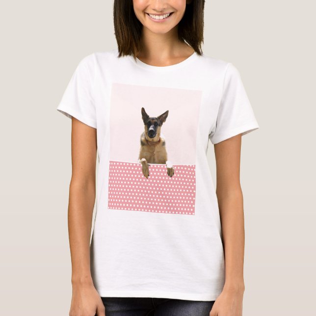 Camiseta Puntos de polka rosada del perro pastor alemán (Anverso)