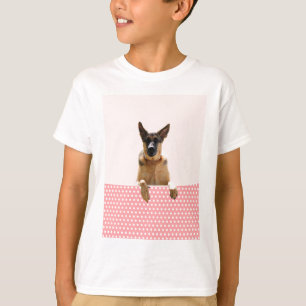 Camiseta Puntos de polka rosada del perro pastor alemán