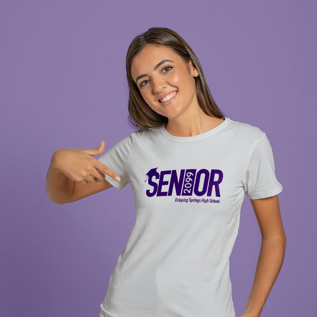 Camiseta Púrpura superior con tapa de graduación (Subido por el creador)