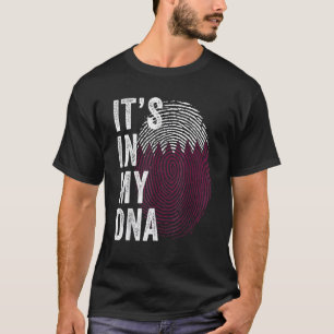 Camiseta Qatar está en mi ADN Cute Qatar huellas digitales