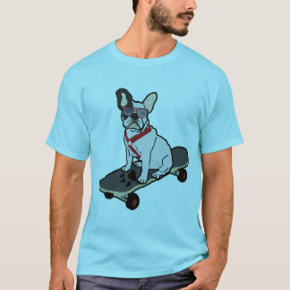 Camiseta que anda en monopatín del bulldog francés