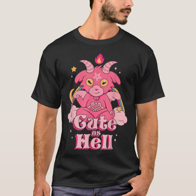 Camiseta Qué Diablos Kawaii Baphomet Satan Gótico Lucifer S (Anverso)