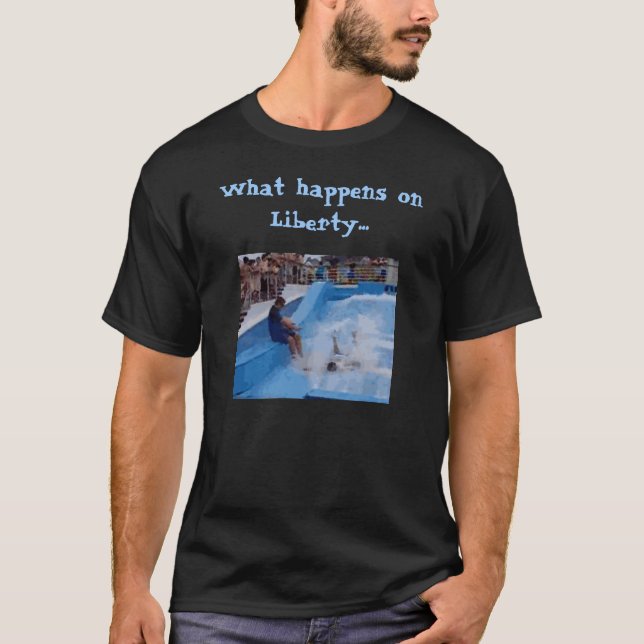 Camiseta Qué sucede en libertad… (la versión oscura) (Anverso)