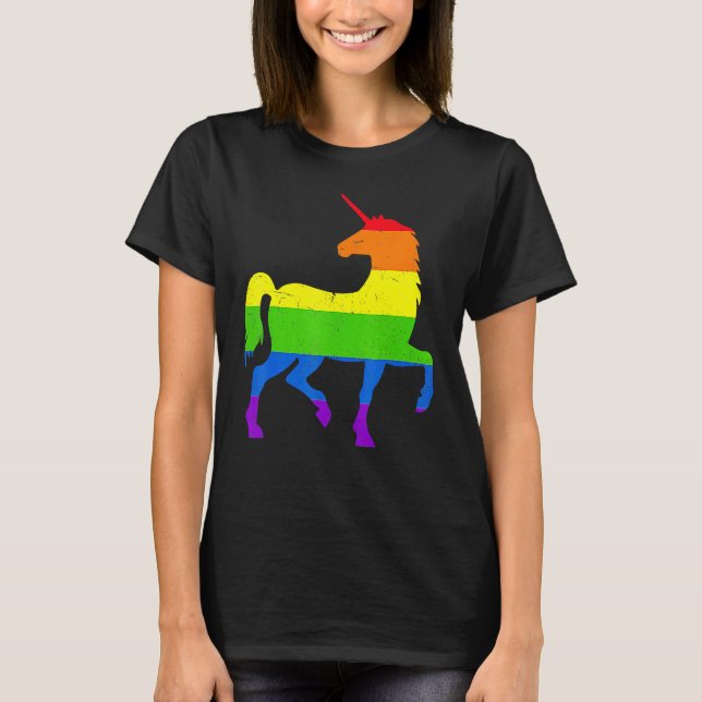 Camiseta Queer Gay Pride Month Rainbow Flag Fantasy Unicorn (Anverso)
