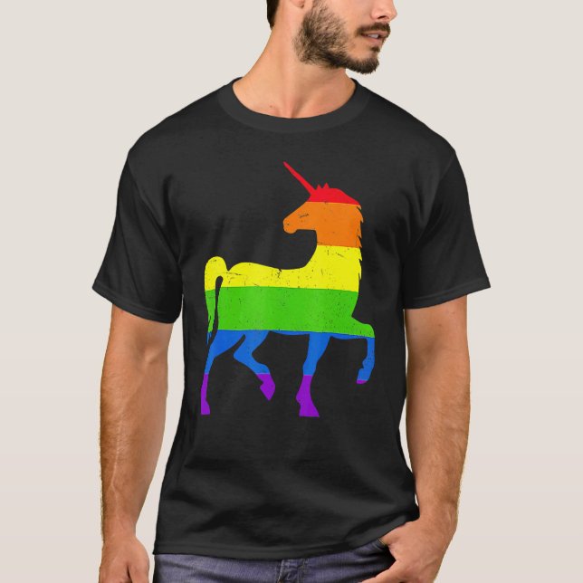 Camiseta Queer Gay Pride Month Rainbow Flag Fantasy Unicorn (Anverso)