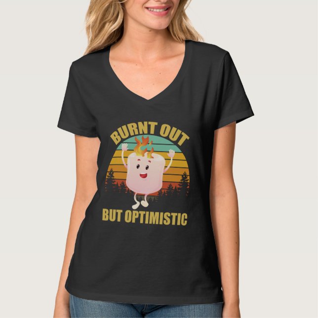Camiseta Quemado Pero Optimista Marshmellow Camping Retro (Anverso)