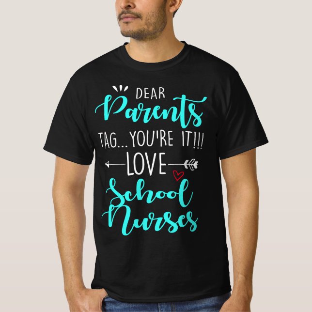Camiseta Queridos padres etiquetan eres amar a la escuela d (Anverso)