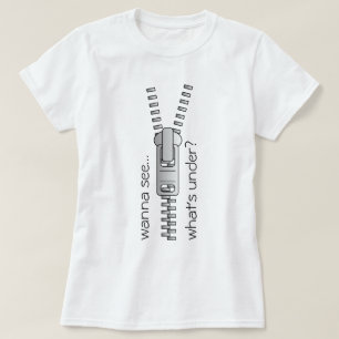 Camiseta Quiero ver qué hay debajo del texto personal negro