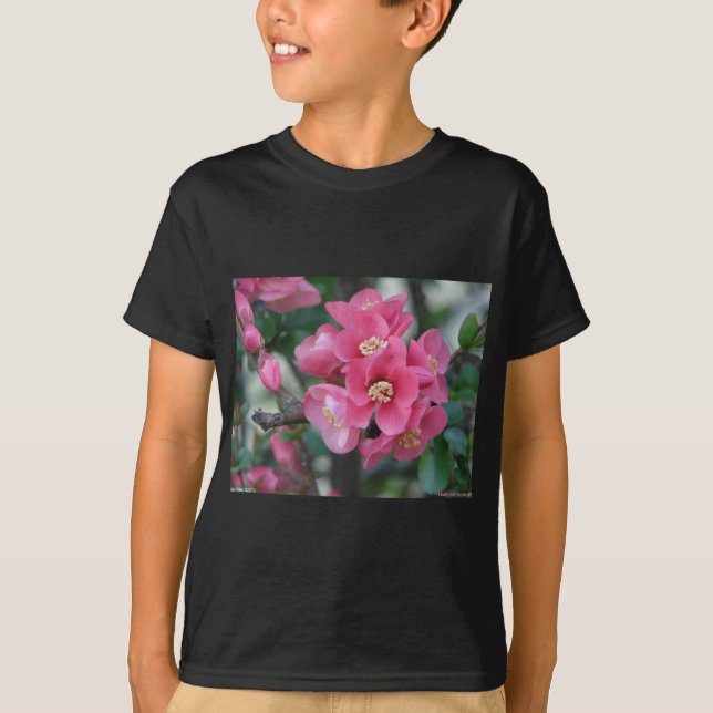 Camiseta Quince florido de color rosa primavera (Anverso)