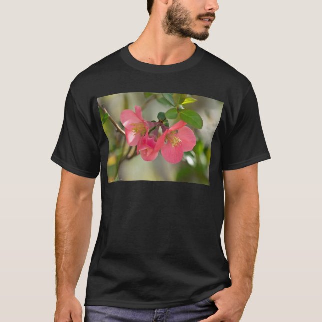 Camiseta Quince Glow de Flor Rosa (Anverso)