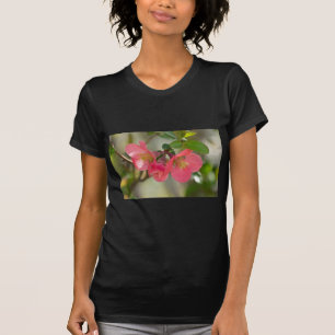Camiseta Quince Glow de Flor Rosa