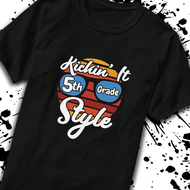 Camiseta Quinto Grado - Maestra de 5º Grado - De vuelta a l (Step into the adventure of 5th grade and kick it 5th grade style with our vibrant t-shirt! -Teemixer)