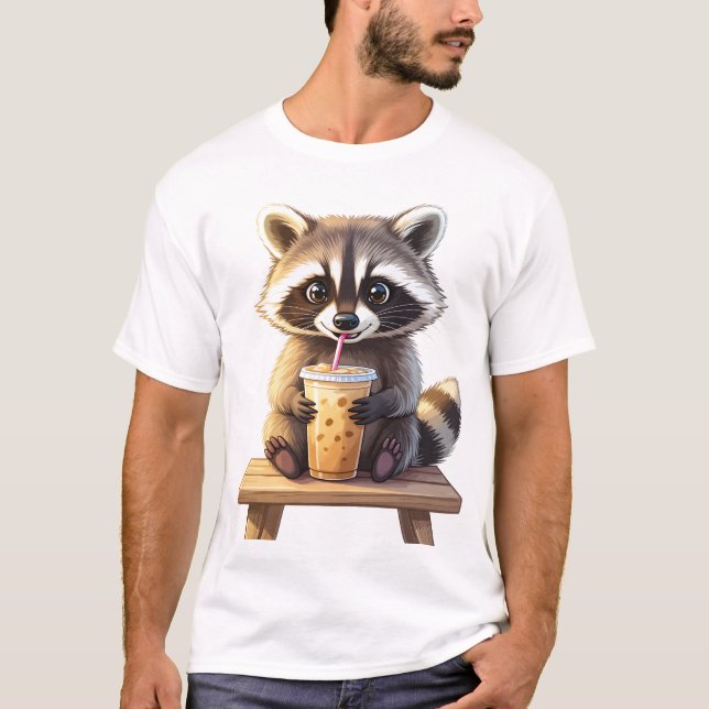 Camiseta Raccoon Drinking Iced Coffee (Anverso)
