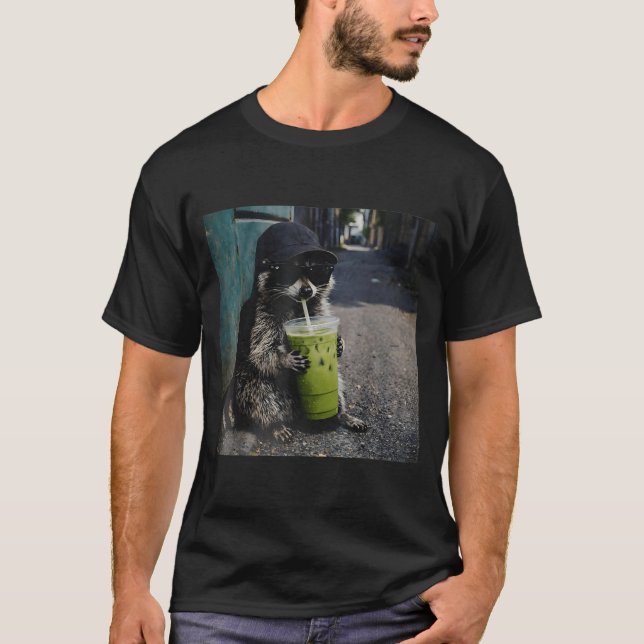 Camiseta Raccoon drinking matcha latte funny animal meme me (Anverso)