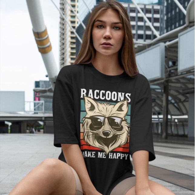 Camiseta Raccoon Eating Ramen (Subido por el creador)