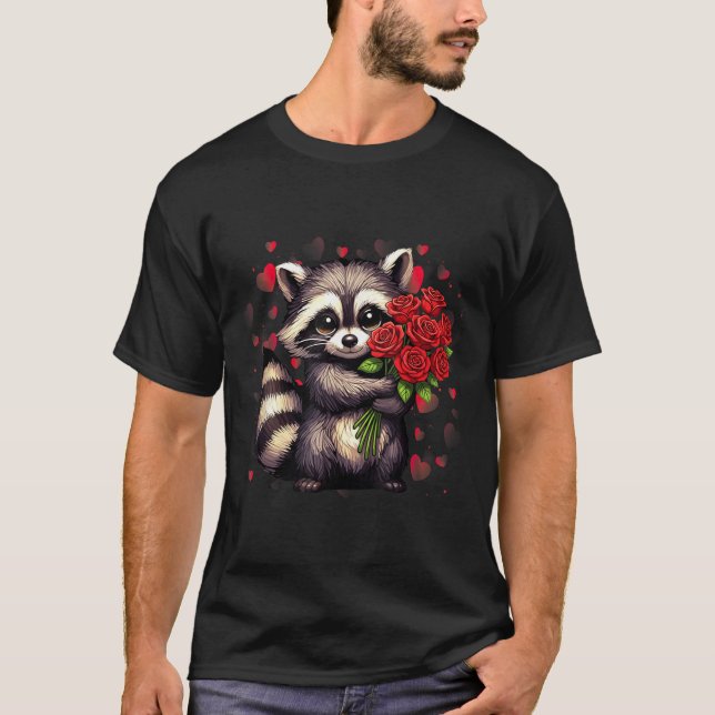 Camiseta Raccoon Holding Red Rose Cute Raccoon Valentine An (Anverso)