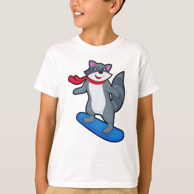 Camiseta Racoon como Snowboard con Snowboard y Scarf (Anverso)