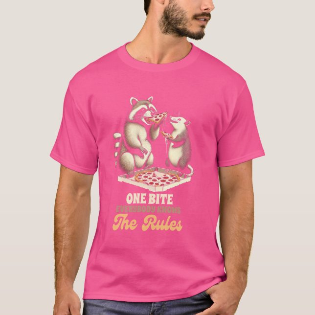 Camiseta Racoon & Opossum Lover One Bite Todo El Mundo Que  (Anverso)