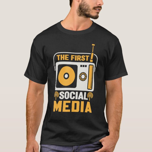 Camiseta Radio Ham La Primera Radio De Medios Sociales Amat (Anverso)