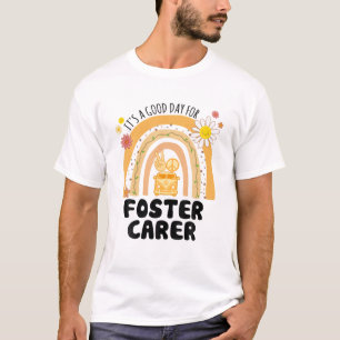 Camiseta Rainbow Groovy Peace Foster Carer Vintage
