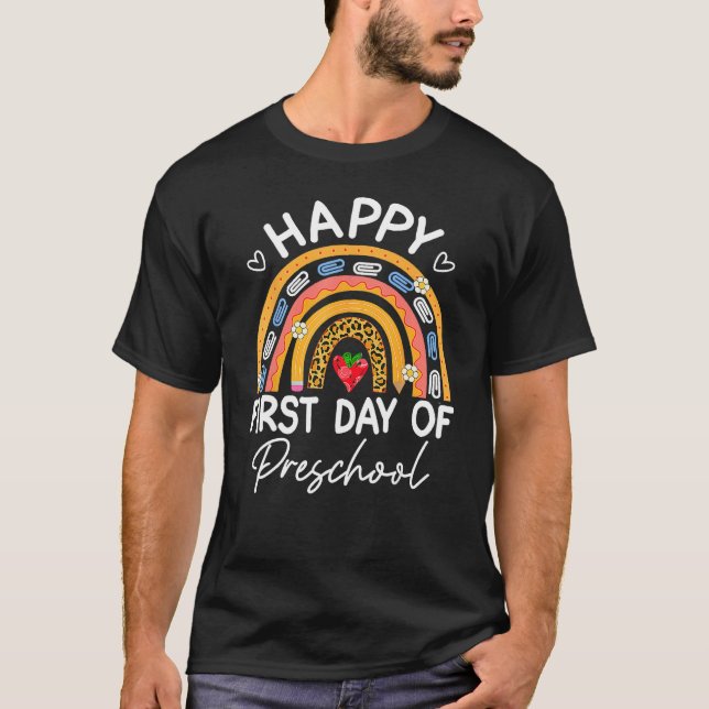 Camiseta Rainbow Happy First Day Of Preschool Welcome Back  (Anverso)