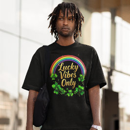Camiseta Rainbow Lucky Vibes solamente shamrock irish en ne