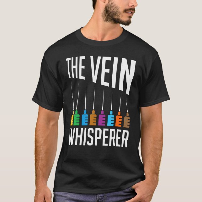 Camiseta Rainbow Needles The Vein Whisperer Phlebotomist Me (Anverso)