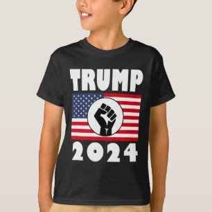 Camiseta Raised Fist Trump 2024 Patriot de la bandera estad