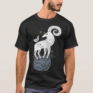 Camiseta Ram Sheep con cuernos curvados Arte Celestial Univ