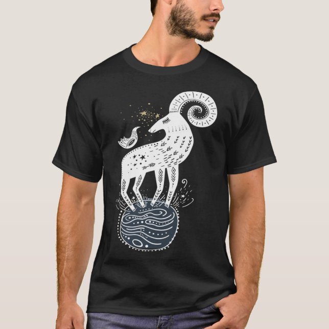Camiseta Ram Sheep con cuernos curvados Arte Celestial Univ (Anverso)