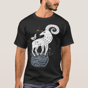 Camiseta Ram Sheep con cuernos curvados Arte Celestial Univ