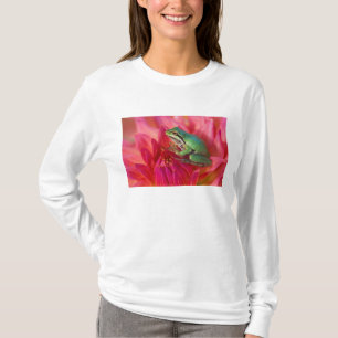 Camiseta Rana arbórea del Pacífico sobre flores en nuestro