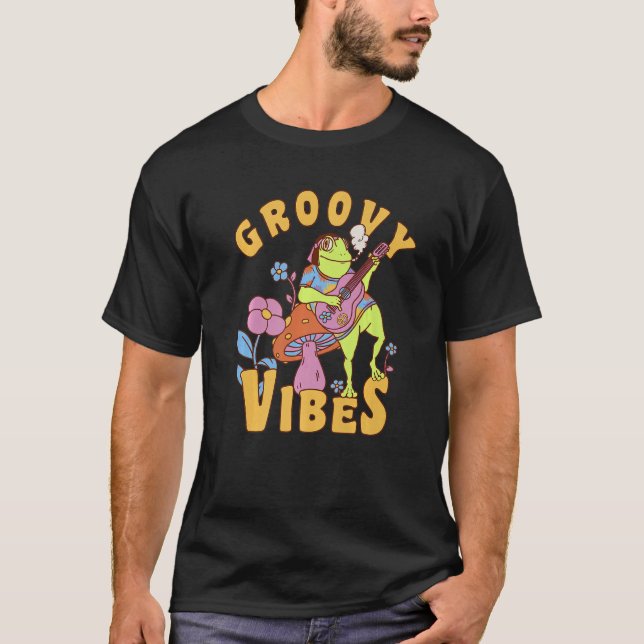 Camiseta Rana Groovy Vibes Retro Tocando Guitarra Mushroom  (Anverso)