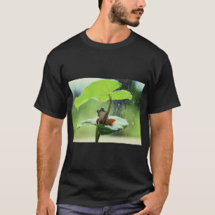 Camiseta Rana verde sobre el té natural de la hoja