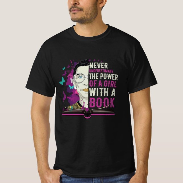 Camiseta RBG Nunca subestima a Chica con un libro (Anverso)