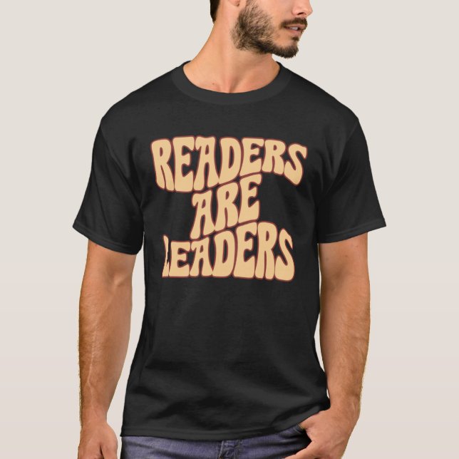 Camiseta Readers Are Leaders Vintage Book  Reading Teacher  (Anverso)