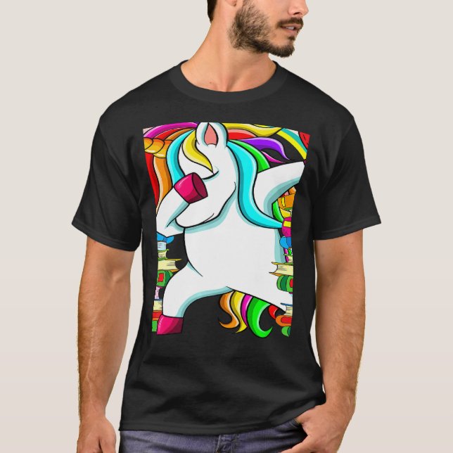 Camiseta Reading Teacher Dabbing Unicorn Elementary School  (Anverso)