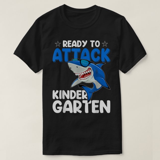 Camiseta Ready To Attack Kindergarten Shark Kinder Teacher  (Diseño del anverso)