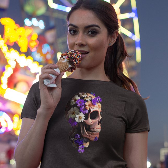 Camiseta Realismo morado floral Día de la mujer en el cráne (Subido por el creador)