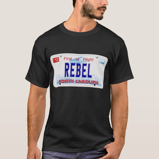 Camiseta Rebelde - placa del NC (Anverso)