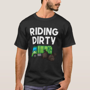 Camiseta Reciclaje de camiones de basura sucia en el día de