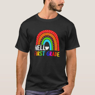 Camiseta Recorte De Arcoiris En Primer Grado De La Escuela